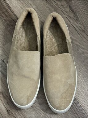 VINCE Warren Beige Suede Slip-On Sneakers with White Soles sz 9